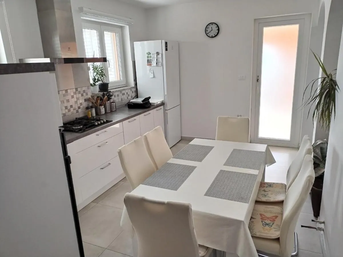 Casa Lakvere Pula Holiday home